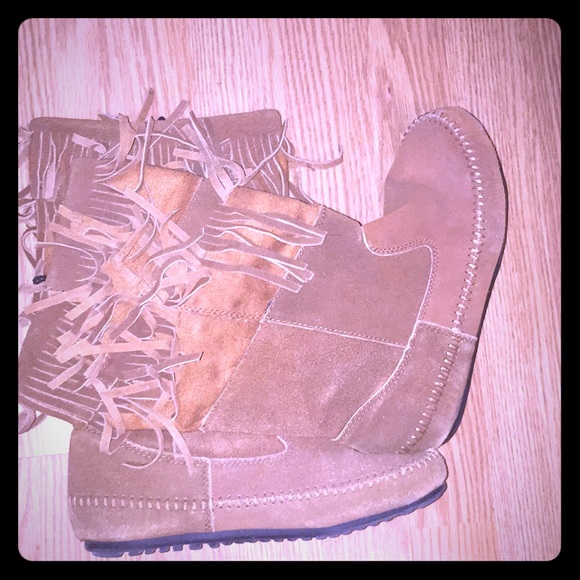 Boots it can be used for a costume or event - Picture 1 of 3